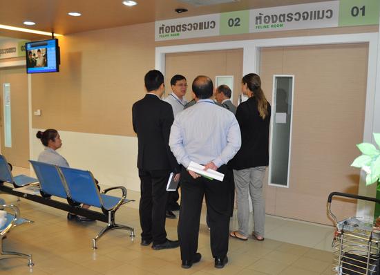 Visiting clinic 1 © GREASE, KU Thailand